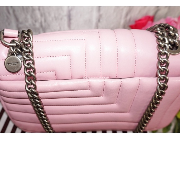 Beautiful HENRI BENDEL 712 CONVERTIBLE TOTE - Picture 4 of 4